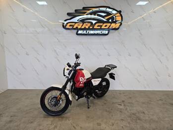 Royal Enfield HIMALAYAN 411 ROCK RED
