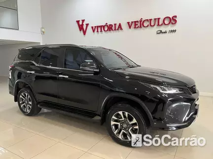 Toyota HILUX SW4 SRX DIAMOND 4X4 2.8 TB AT na cor Preta no Torres / RS - 6761922