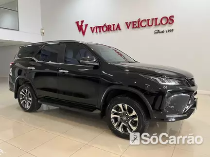 Toyota HILUX SW4 SRX DIAMOND 4X4 2.8 TB AT na cor Preta no Torres / RS - 6786087