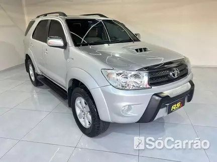Toyota HILUX CD 4X2 2.4 na cor Prata em Curitiba / PR - 6844803