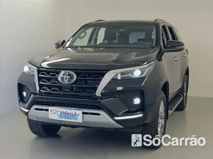 Toyota HILUX SW4 4X4 2.8 na cor Preta em São José dos Pinhais / PR - 6841328