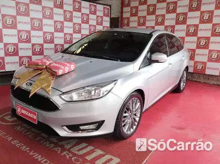 Ford FOCUS FASTBACK SE 2.0 16V P.SHIFT FLEXONE na cor Prata no Alvorada / RS - 6701439