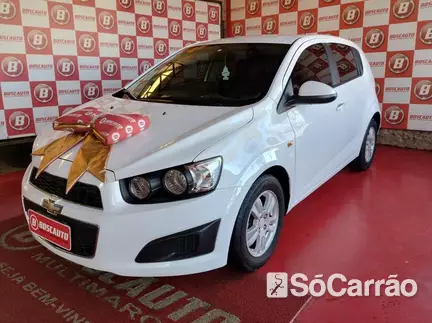 Chevrolet SONIC LT 1.6 16V MT FLEXPOWER na cor Branca no Alvorada / RS - 6884908