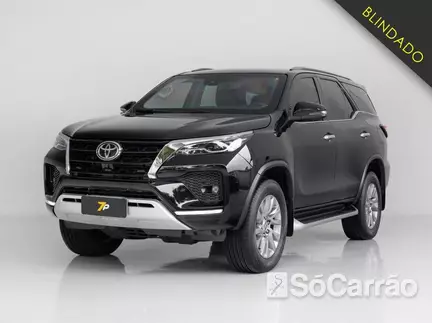 Toyota HILUX SW4 SRX 4X4 2.8 TB 7LUG AT6 na cor Preta em Curitiba / PR - 6757784