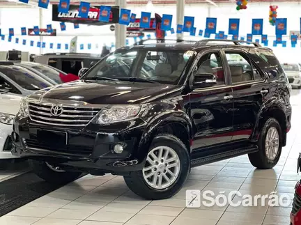 Toyota HILUX SW4 SR 4X2 2.7 16V 7LUG AT6 na cor Preta em Curitiba / PR - 6781324