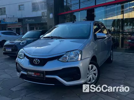Toyota ETIOS HATCH XS 1.5 16V na cor Prata no Porto Alegre / RS - 6846981