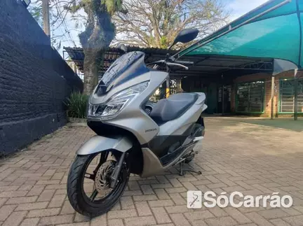 Honda PCX PCX 150 DLX na cor Prata no Porto Alegre / RS - 6920308