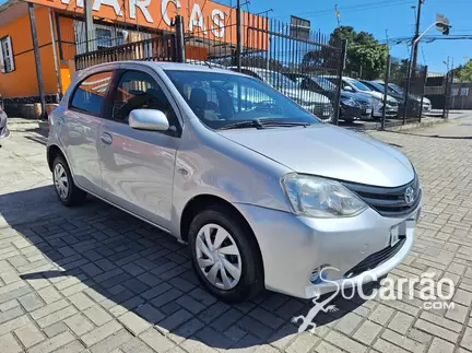Toyota ETIOS HATCH XS 1.3 16V na cor Prata em Curitiba / PR - 6136897