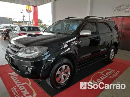 Toyota SW4 SRV 4X4 3.0 TB-IC 16V 7LUG AT na cor Preta em São José dos Pinhais / PR - 6748992
