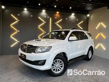 Toyota HILUX SW4 SRV 4X4 3.0 TB-IC 16V AT na cor Branca em Curitiba / PR - 6565660