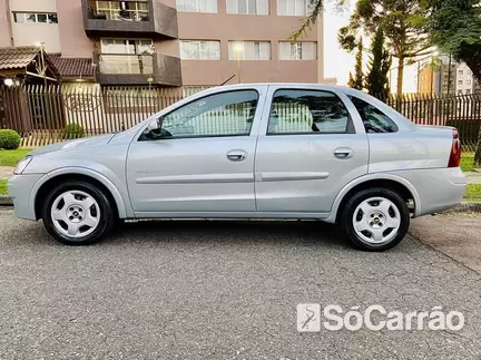Chevrolet CORSA SEDAN PREMIUM 1.4 8V ECONOFLEX na cor Prata em Curitiba / PR - 6634008