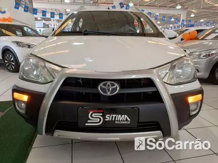 Toyota ETIOS HATCH CROSS 1.5 16V na cor Branca em Curitiba / PR - 6761173