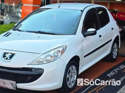 Peugeot 207 XR 1.4 8V na cor Branca em Curitiba / PR - 6923784