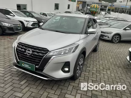 Nissan KICKS SENSE 1.6 16V CVT na cor Prata em Blumenau / SC - 6904733