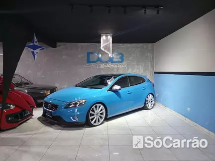 Volvo V40 HATCH R-DESIGN DRIVE-E 2.0 TB AT na cor Azul em Curitiba / PR - 6679530