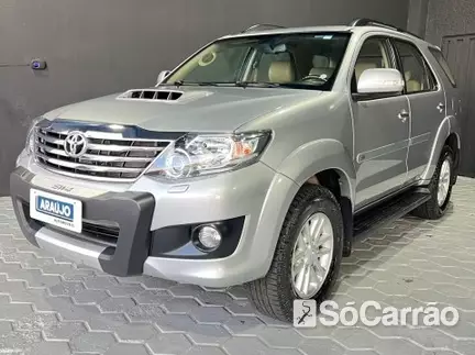 Toyota HILUX SW4 4X4 3.0 V6 12V na cor Prata em Londrina / PR - 6891285
