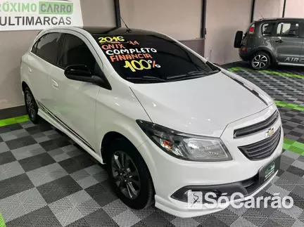 Chevrolet ONIX EFFECT 1.4 8V SPE/4 na cor Branca em Curitiba / PR - 6830282