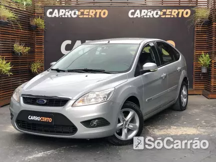Ford FOCUS HATCH GLX 2.0 16V na cor Prata no Novo Hamburgo / RS - 6575156