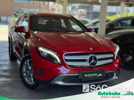 Mercedes GLA 200 VISION BLACK EDITION 1.6 TB na cor Vermelha em Joinville / SC - 6936926