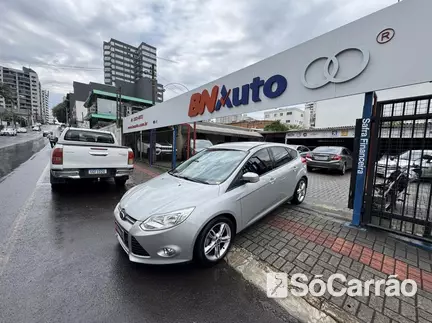 Ford NEW FOCUS HATCH SE 2.0 16V P.SHIFT FLEXONE na cor Prata em CHAPECO / SC - 6866967