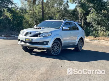 Toyota HILUX SW4 SRV 4X4 3.0 TB-IC 16V 7LUG AT na cor Prata em Xanxere / SC - 6760016