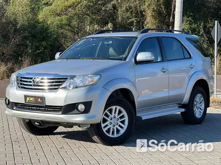 Toyota HILUX SW4 SR 4X2 2.7 16V 5LUG AT6 na cor Prata em Xanxere / SC - 6769751