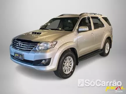 Toyota HILUX SW4 SRV 4X4 3.0 TB-IC 16V AT na cor Prata em Xanxere / SC - 6794037