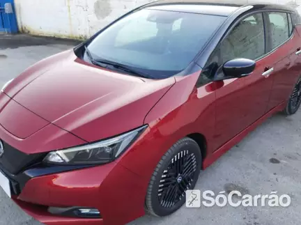 Nissan LEAF TEKNA na cor Vermelha em São Paulo / SP - 6779356