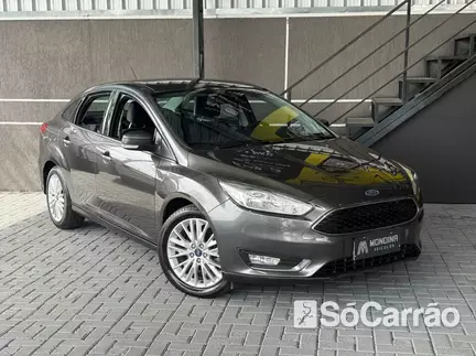 Ford FOCUS FASTBACK SE 2.0 16V P.SHIFT FLEXONE na cor Cinza em Curitiba / PR - 6869189