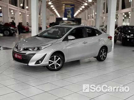 Toyota YARIS SEDAN XLS CONNECT 1.5 16V CVT na cor Prata em Curitiba / PR - 6972364
