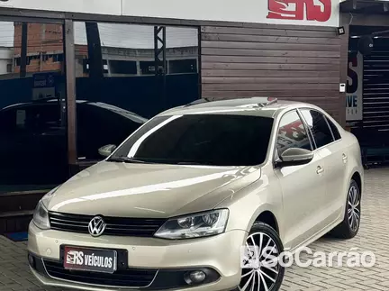 Volkswagen JETTA HIGHLINE 2.0 TSI 200CV DSG na cor Prata em Tijucas / SC - 6972986