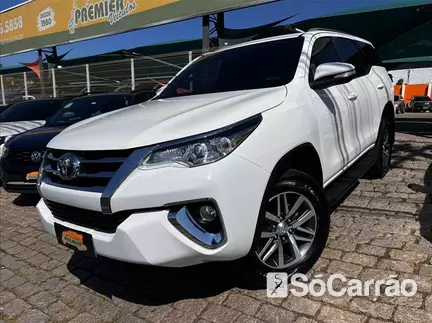 Toyota HILUX SW4 SR 4X2 2.7 16V AT na cor Branca em VINHEDO / SP - 6846452