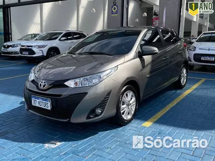 Toyota YARIS HATCH XL PLUS TECH 1.3 16V CVT na cor Cinza em Campinas / SP - 6913767