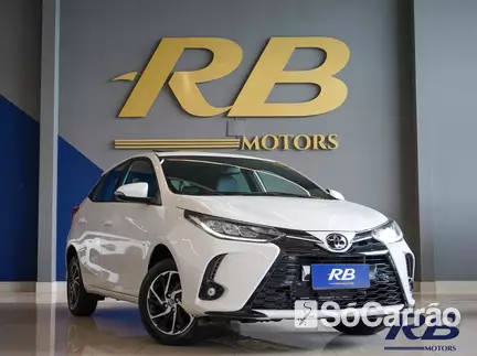 Toyota YARIS HATCH XLS 1.5 CVT na cor Branca em Itajaí / SC - 6860471