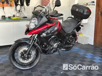 Suzuki V-STROM 650 XT na cor Vermelha em Florianópolis / SC - 6743970