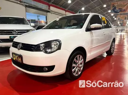 Volkswagen POLO SEDAN 1.6 MI 8V na cor Branca em Curitiba / PR - 6802654