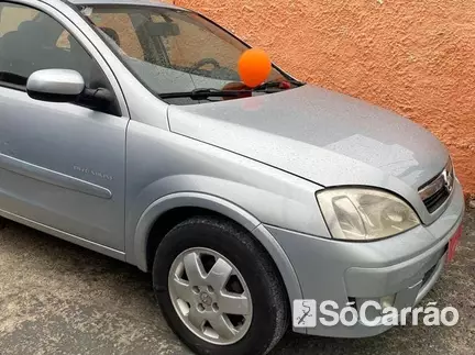 Chevrolet CORSA SEDAN PREMIUM 1.4 8V ECONOFLEX na cor Prata em Curitiba / PR - 6970893