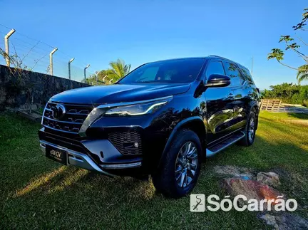 Toyota SW4 SRX 4X4 2.8 TB 7LUG AT na cor Preta em Florianópolis / SC - 6627846