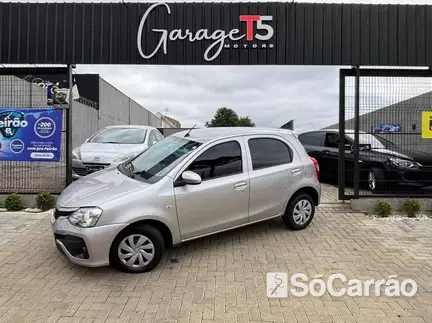 Toyota ETIOS HATCH 1.3 16V na cor Prata em Curitiba / PR - 6835084