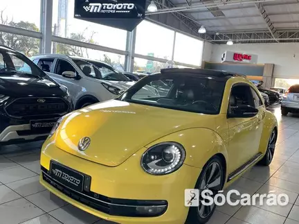 Volkswagen FUSCA (PREMIUM) 2.0 TSI DSG na cor Amarela em Curitiba / PR - 6821771