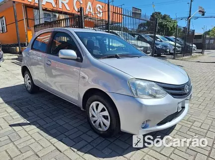 Toyota ETIOS HATCH XS 1.3 16V na cor Prata em Curitiba / PR - 6791987