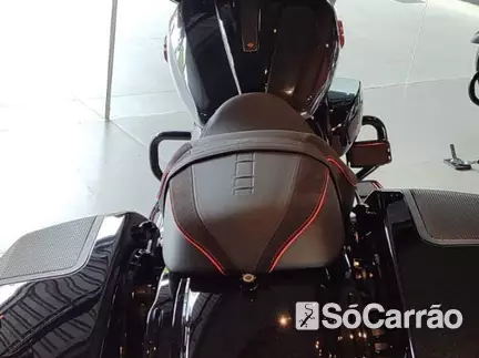Harley Davidson CVO STREET GLIDE FLHXSE na cor Cinza em Curitiba / PR - 6948482