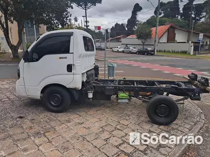 KIA BONGO K-2500 (C/CAR) 4X2 2.5 TB na cor Branca em Curitiba / PR - 6864152