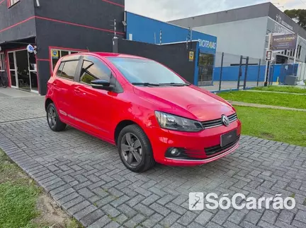 Volkswagen FOX (BLACKFOX I-TREND) G2 1.0 TEC 8V na cor Vermelha em Curitiba / PR - 7001909