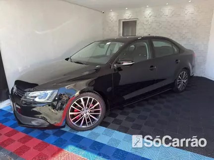 Volkswagen JETTA COMFORTLINE(PREMIUM) 2.0 TIP na cor Preta em Curitiba / PR - 6931228