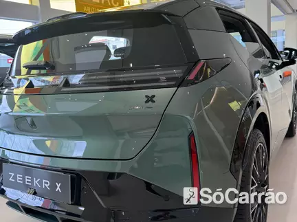 Zeekr X FLAGSHIP AWD AT na cor Verde em Curitiba / PR - 6945696