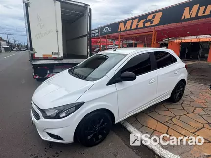 Chevrolet ONIX JOY 1.0 8V MT6 ECO na cor Branca no Canoas / RS - 6962586