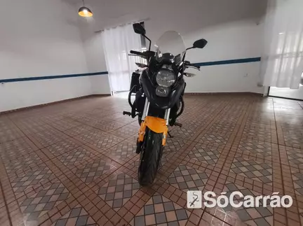 Kawasaki VERSYS 650 ABS na cor Amarela em Campinas / SP - 6952084