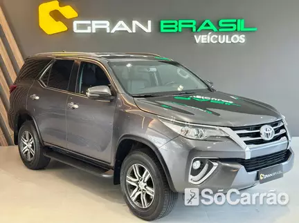 Toyota HILUX SW4 SRV 4X2 2.7 16V 7LUG AT na cor Cinza em Curitiba / PR - 6968603