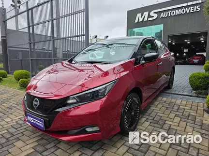 Nissan LEAF 40 KWH na cor Vermelha em Curitiba / PR - 6962575